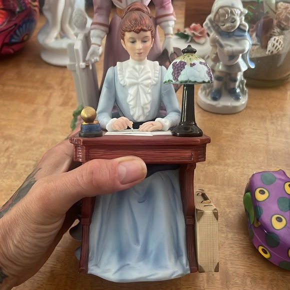 Beautiful ceramic sculptures collectors edition - Picture 3 of 6